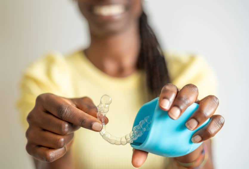 How to properly care for any retainer